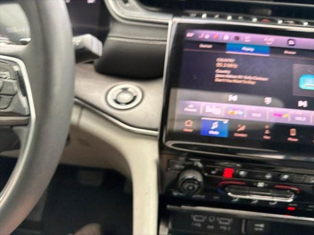 Certified 2023 Jeep Grand Cherokee Overland AWD/4WD image 24