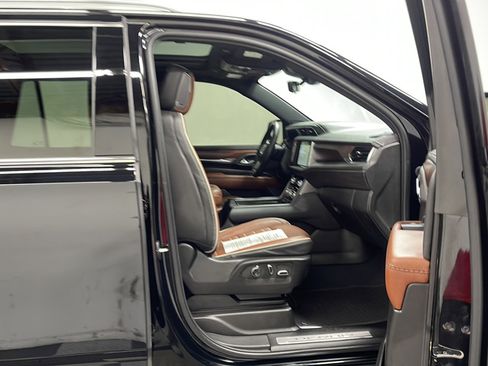 Used 2024 GMC Yukon Denali Ultimate AWD/4WD image 23