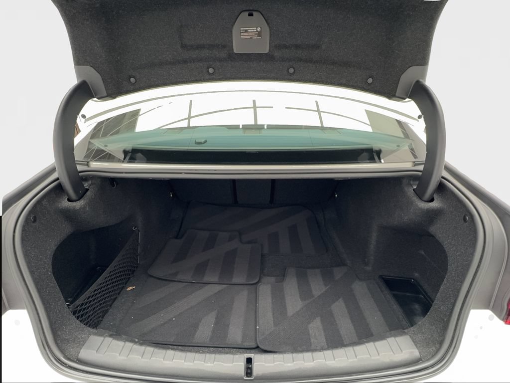 Used 2025 BMW 330i Sedan RWD image 18