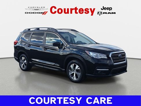 Used 2022 Subaru Ascent Premium w/ Convenience Package AWD/4WD image 1