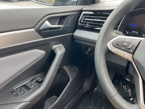 New 2026 Volkswagen Jetta SE image 17