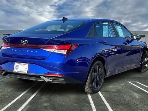 Used 2023 Hyundai Elantra SEL image 13