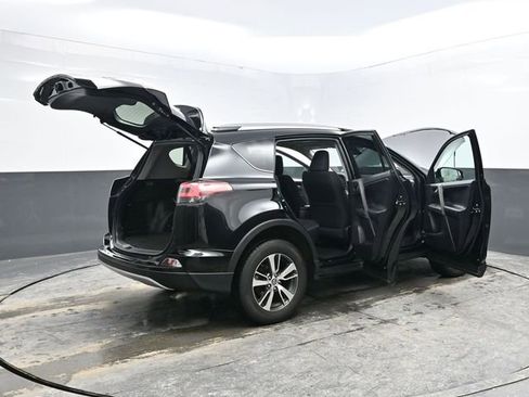 Used 2018 Toyota RAV4 XLE image 43