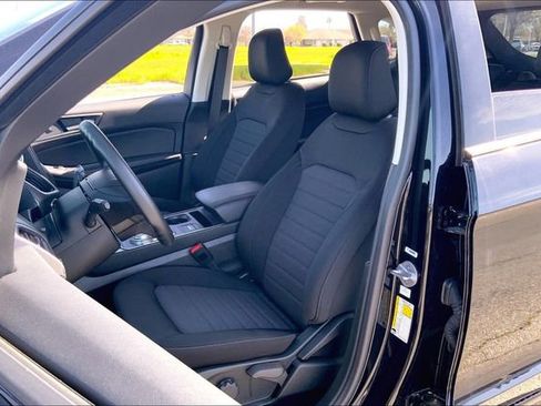 Used 2022 Ford Edge SE w/ Black Appearance Package image 23