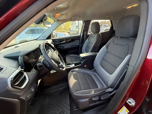 Certified 2025 Chevrolet TrailBlazer LT w/ LT Cold Weather Package image 15