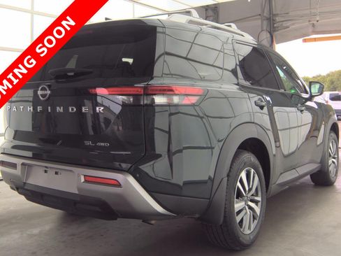 Used 2023 Nissan Pathfinder SL AWD/4WD image 5