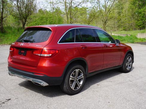 Used 2017 Mercedes-Benz GLC 300 4MATIC image 5