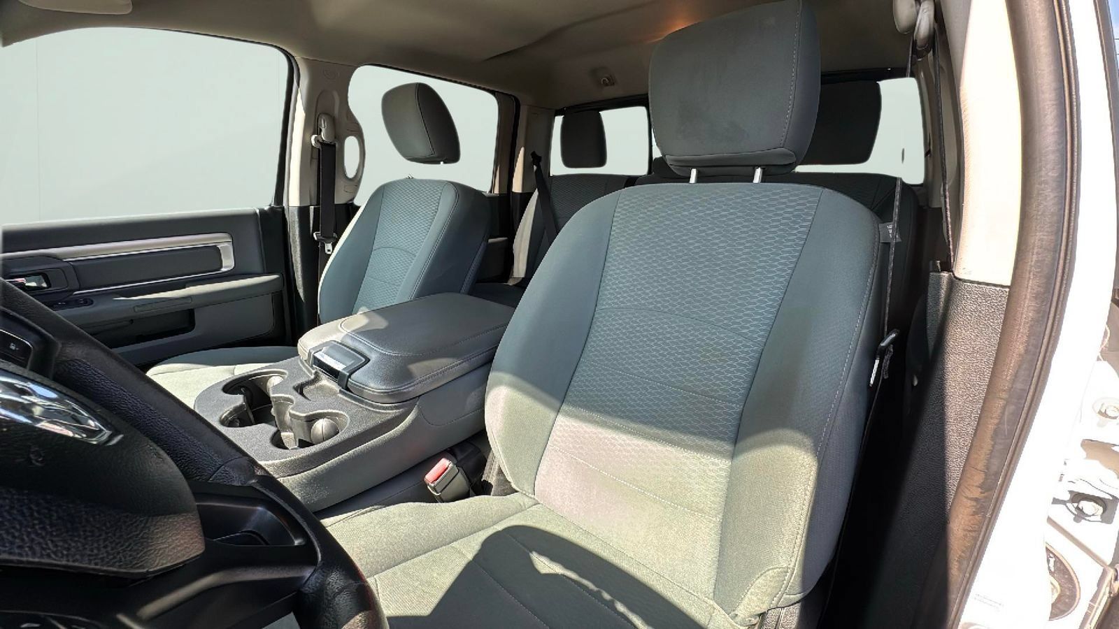 Used 2018 RAM 1500 Classic SLT AWD/4WD image 20