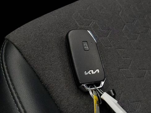 Used 2025 Kia Seltos S FWD image 26