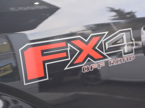 Used 2017 Ford F150 Platinum w/ Technology Package image 12