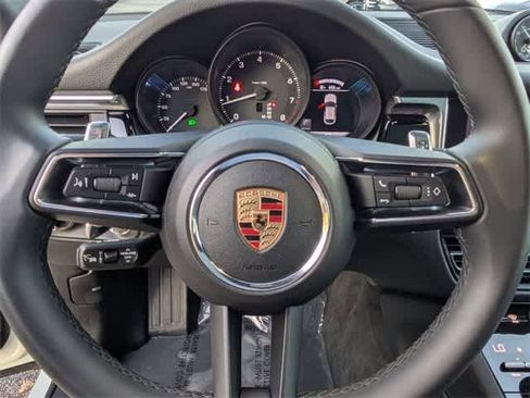 Used 2024 Porsche Macan image 24