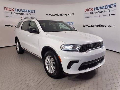 Used 2024 Dodge Durango SXT w/ Trailer Tow Group IV image 3