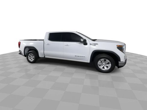 Used 2025 GMC Sierra 1500 SLE image 9