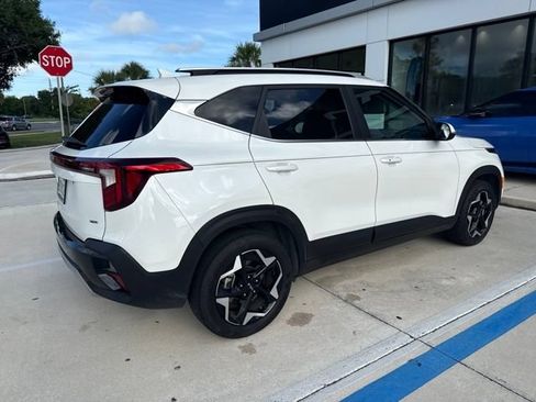 Certified 2025 Kia Seltos EX w/ EX Sunroof Package AWD/4WD image 6