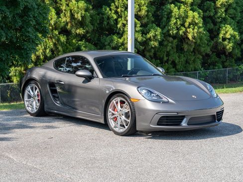Used 2018 Porsche 718 Cayman S RWD image 9