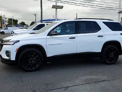 Certified 2023 Chevrolet Traverse RS image 5