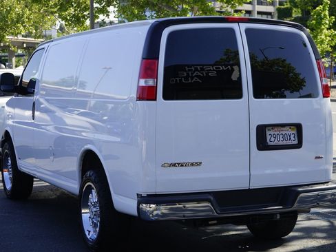 Used 2021 Chevrolet Express 2500 w/ Driver Convenience Package image 11