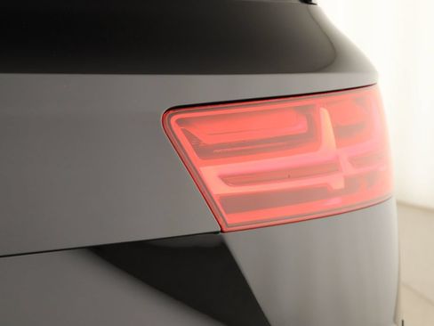 Used 2019 Audi Q7 3.0T Premium Plus w/ Premium Plus Package AWD/4WD image 30