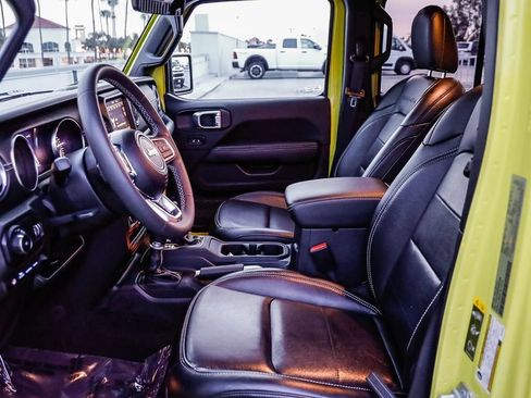 Used 2023 Jeep Wrangler Unlimited Sahara AWD/4WD image 22