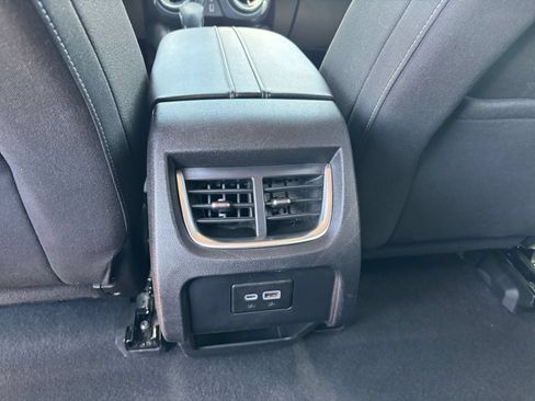 Used 2025 Chevrolet Blazer LT FWD image 19