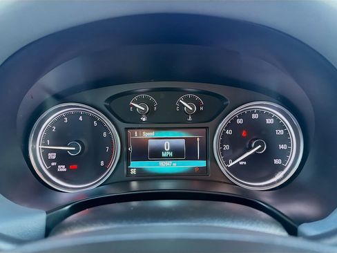 Used 2018 Buick Enclave Essence image 17