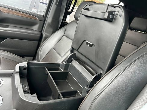 Used 2021 Chevrolet Suburban High Country RWD image 36