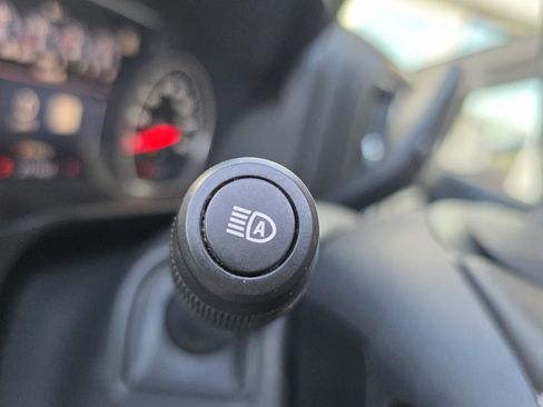 Used 2019 Chevrolet Silverado 1500 High Country w/ Technology Package image 19