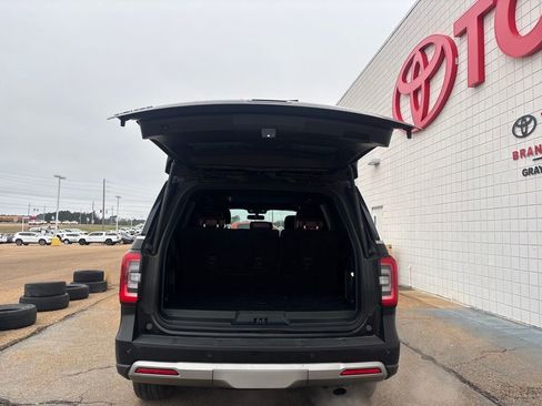 Used 2023 Ford Expedition Limited image 31