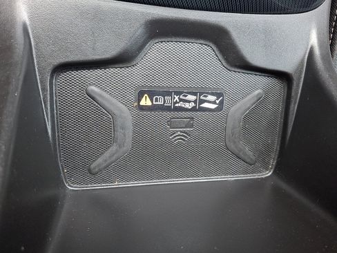 Used 2021 Chevrolet Colorado Z71 AWD/4WD image 24