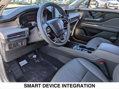 New 2025 Lincoln Corsair Reserve image 8