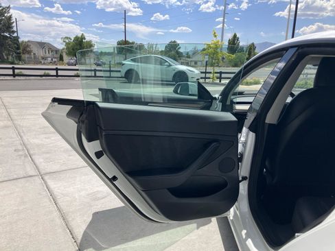 Used 2022 Tesla Model 3 Long Range AWD/4WD image 13