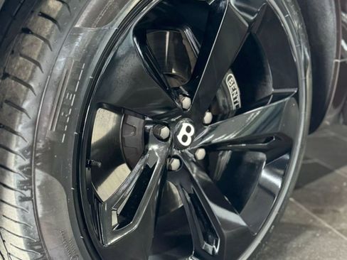 Used 2017 Bentley Bentayga image 71