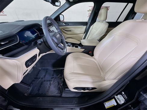 Used 2023 Jeep Grand Cherokee 4WD 4xe image 26