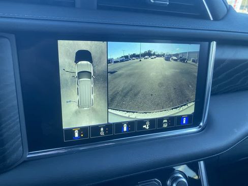 Used 2024 GMC Yukon XL Denali image 17