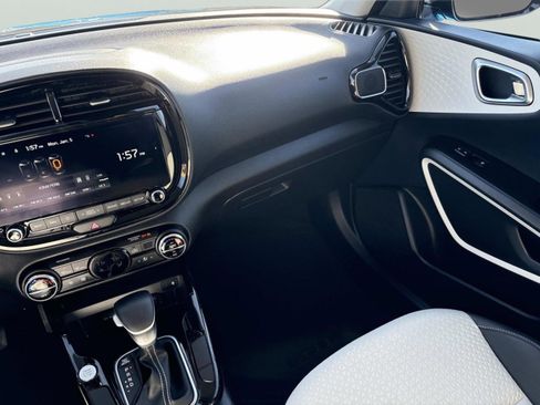 Used 2023 Kia Soul GT-Line image 10