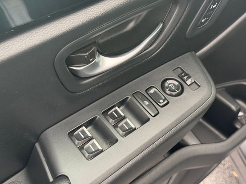 Used 2025 Honda Pilot EX-L image 12