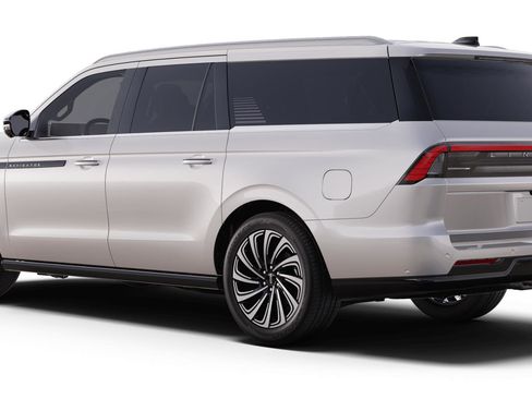 New 2025 Lincoln Navigator L Black Label AWD/4WD image 2