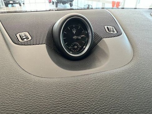 Used 2020 Maserati Levante AWD/4WD image 26