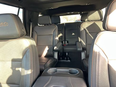 Used 2024 Chevrolet Tahoe High Country image 5