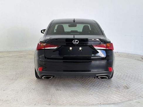 Used 2018 Lexus IS 300 w/ Comfort Package RWD image 10