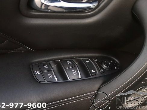 Used 2024 INFINITI QX80 Sensory image 12