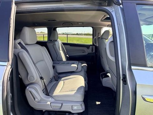 Used 2022 Honda Odyssey EX-L image 9