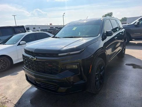 Used 2024 Chevrolet Traverse RS w/ LPO, Floor Liner Package AWD/4WD image 3