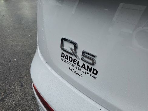 Used 2024 Audi Q5 Premium image 12