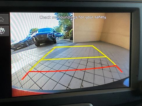 Used 2025 Kia Soul LX w/ LX Technology Package image 17