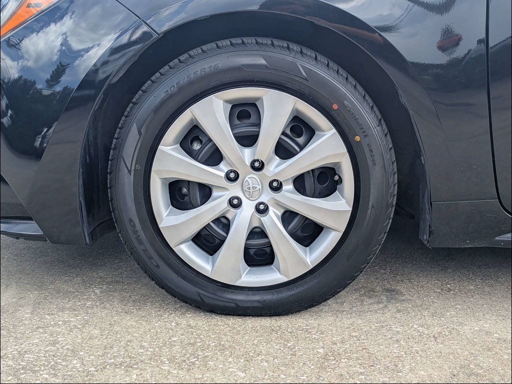 Used 2023 Toyota Corolla LE FWD image 10