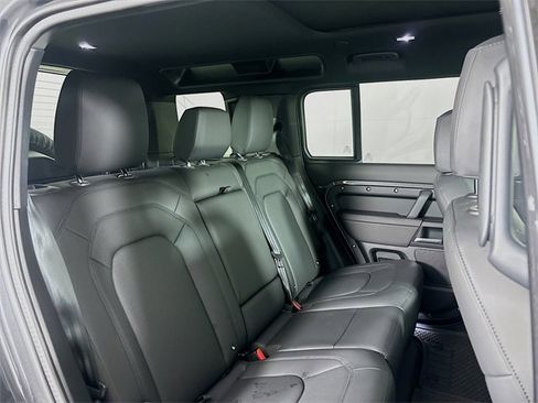 Used 2025 Land Rover Defender 110 S image 27