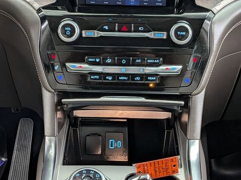 Certified 2023 Ford Explorer Platinum w/ Technology Package RWD image 33