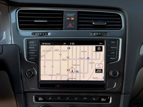 Used 2016 Volkswagen e-Golf SEL Premium FWD image 15