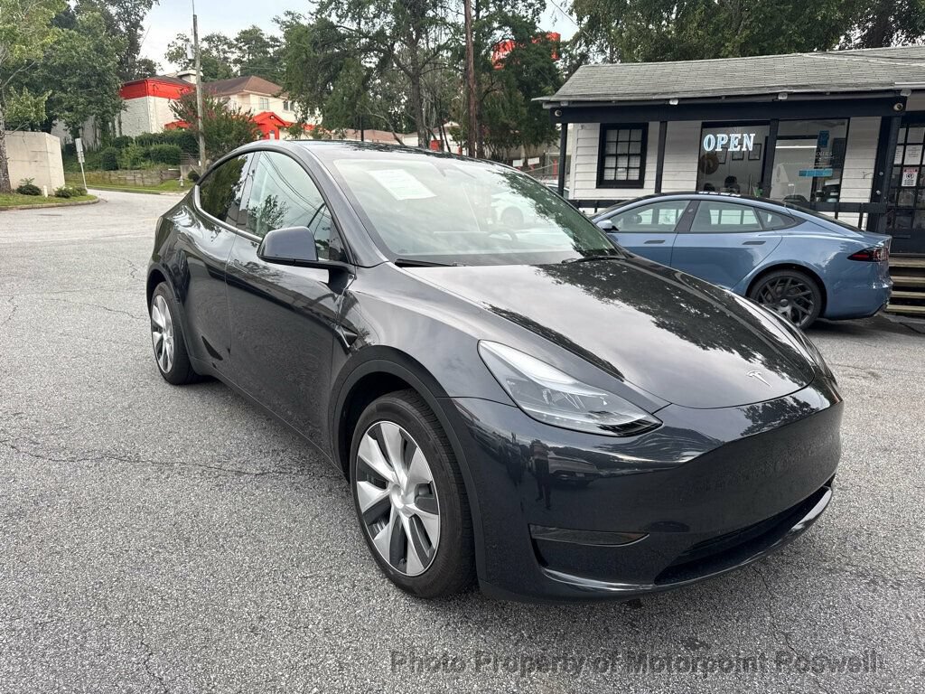 Used 2024 Tesla Model Y 2WD image 4